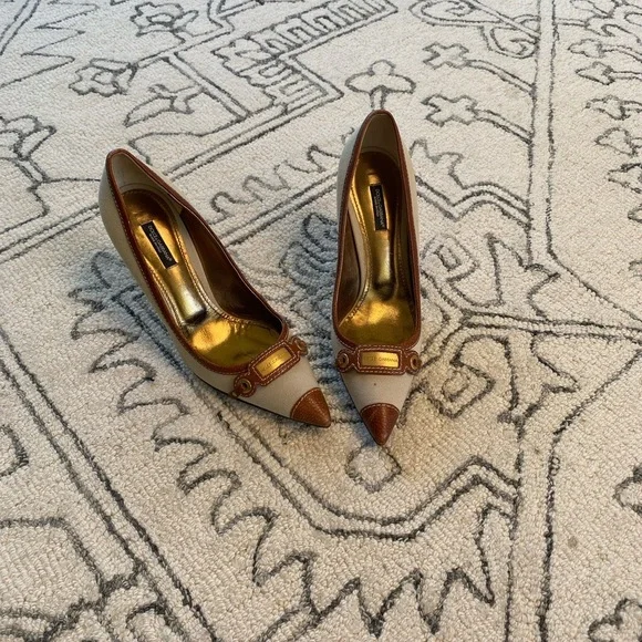 Dolce & Gabbana Logo Heels | Canvas & Leather Pointed Toe Pumps | Size 38.5 - Picture 14 of 15
